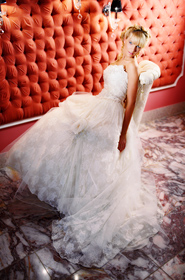 �������